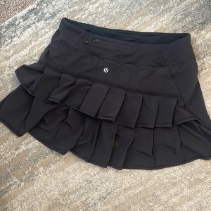Lulu lemon skirt size 8 tall in black